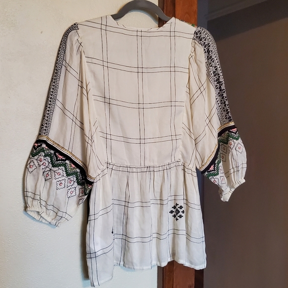 Brielle Embroidered Peasant Blouse by Vineet Bahl - Picture 4 of 5